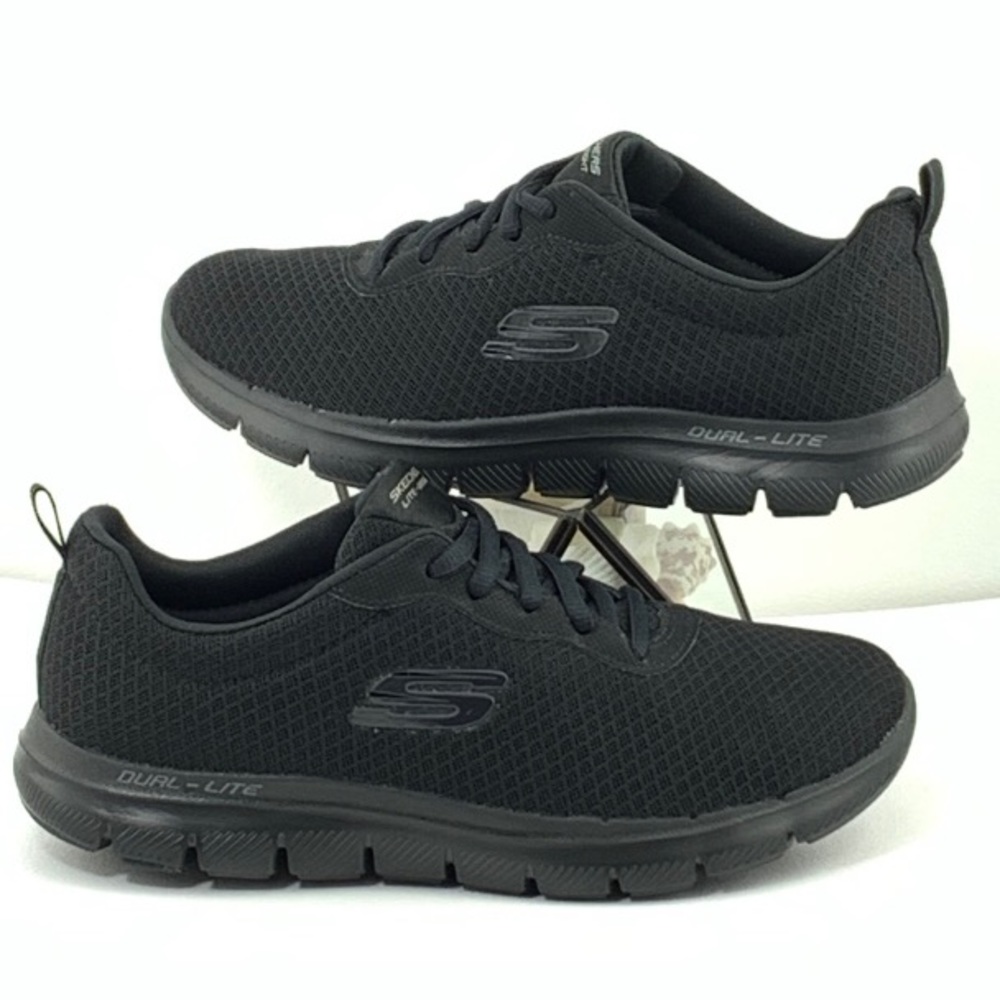 Skechers Women's Summits Wide Width Size 8.5